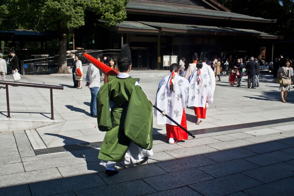 Shinto Priester